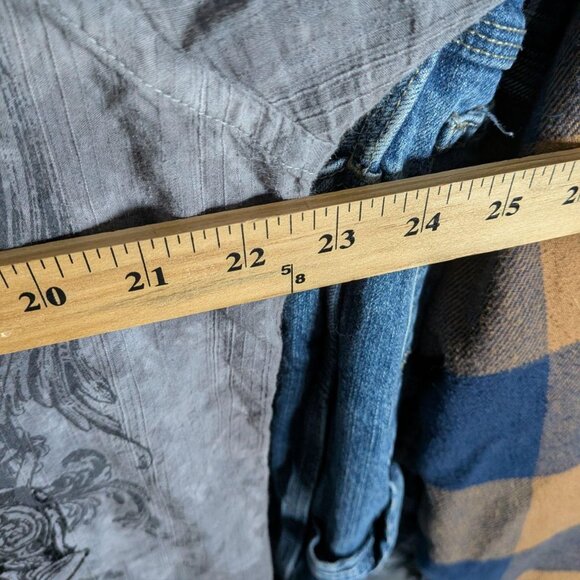 Helix Affliction-style cropped Y2K button-up - Picture 3 of 4